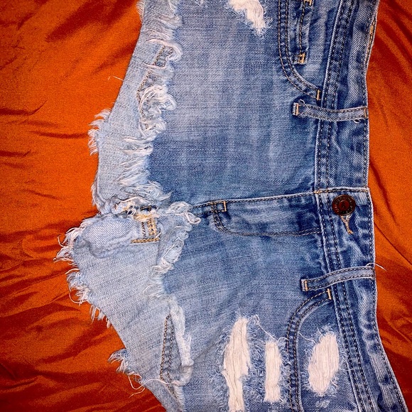 Shorts - Picture 1 of 2